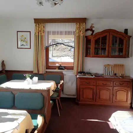 Haus Alpenheim 플라차우