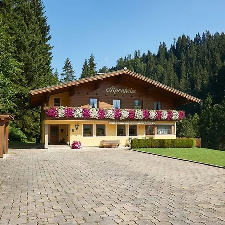 Haus Alpenheim Guest house *