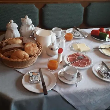 Haus Alpenheim Guest house