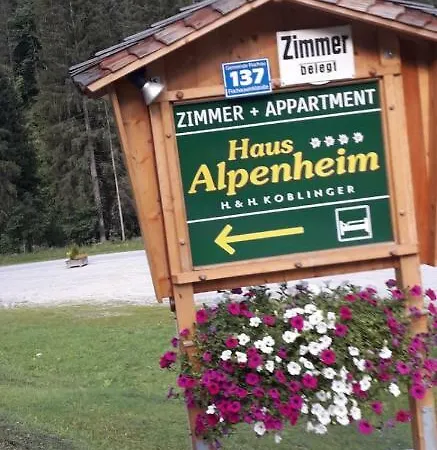 Haus Alpenheim 招待所 3*